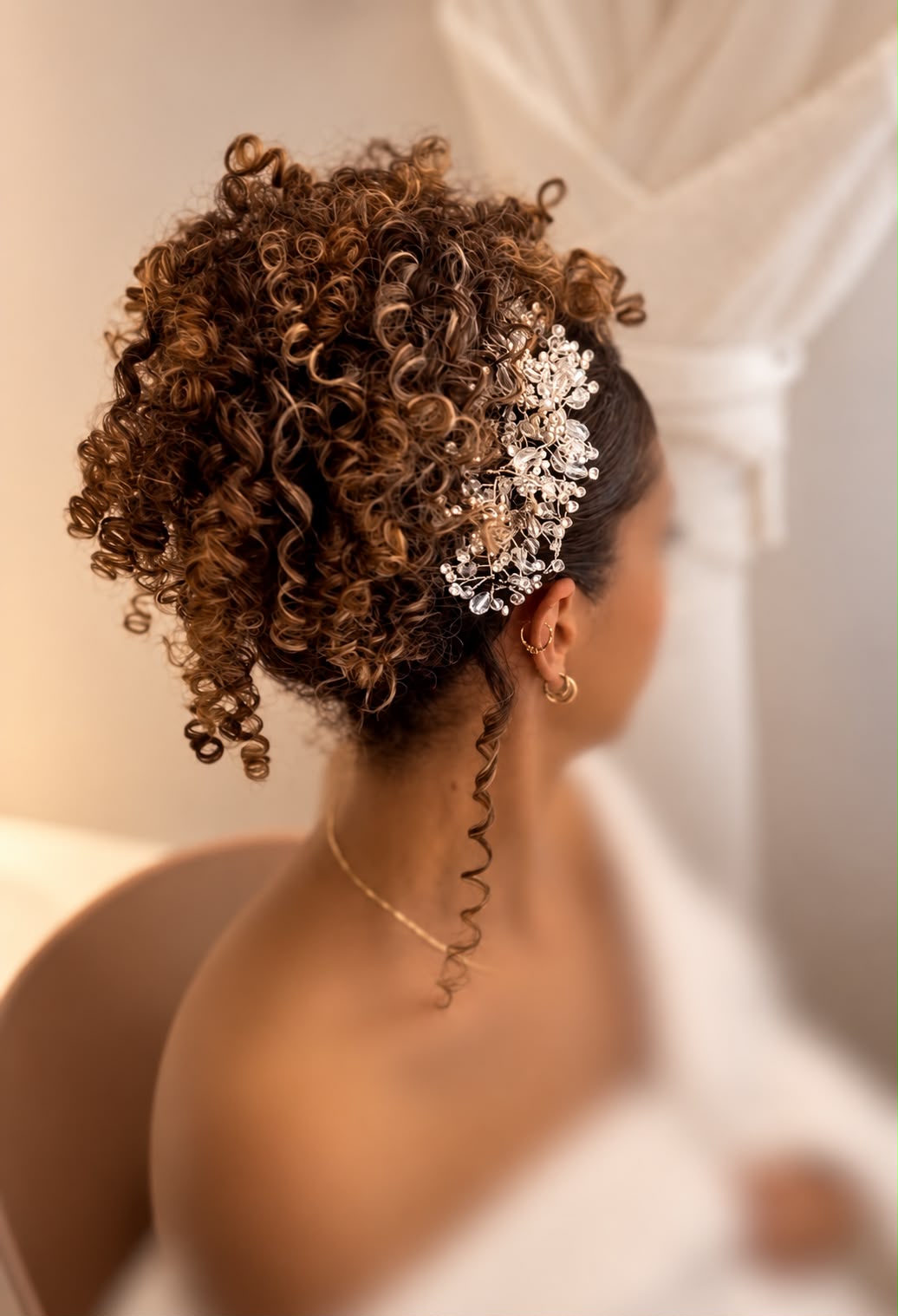 Coiffure de mariage attache tressée