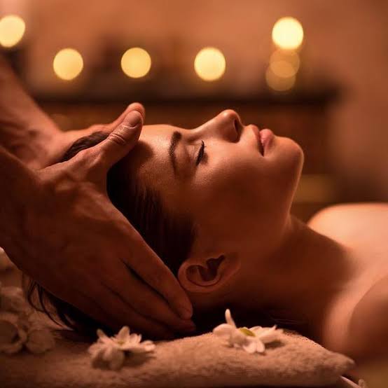 Massage Visage, Crâne & Nuque